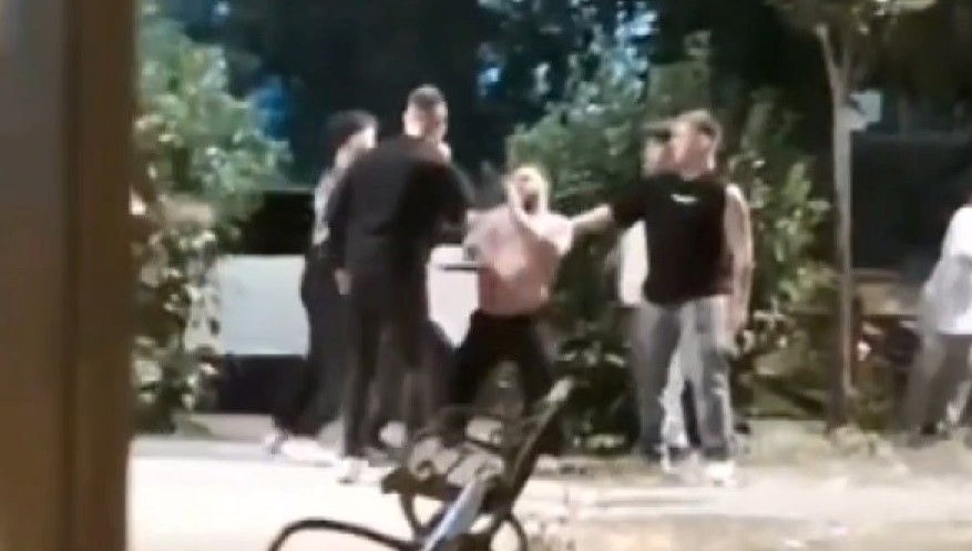 İstanbul Ataşehir'de husumetli iki küme ortasında tekme ve yumruklu arbede