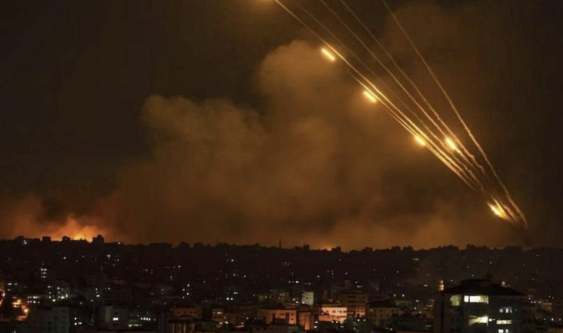 İran-İsrail savaşı devam ederken İran'ın füze hücumlarını gece saatlerinde yapması