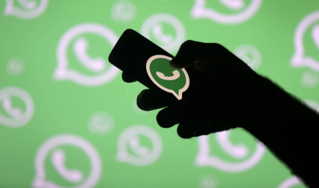 İran devlet televizyonu, salı günü yaptığı açıklamada vatandaşlara WhatsApp’ı telefonlarından