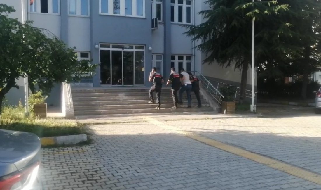 Yalvaç ilçesinde Mevlüt Y. isimli şahsın kullandığı araç yol kenarında
