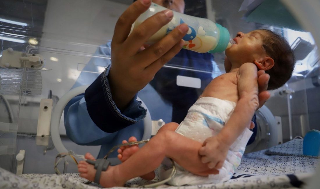 İsrail'in mama ve besin desteklerinin Gazze'ye girişini engelleyen ablukası devam