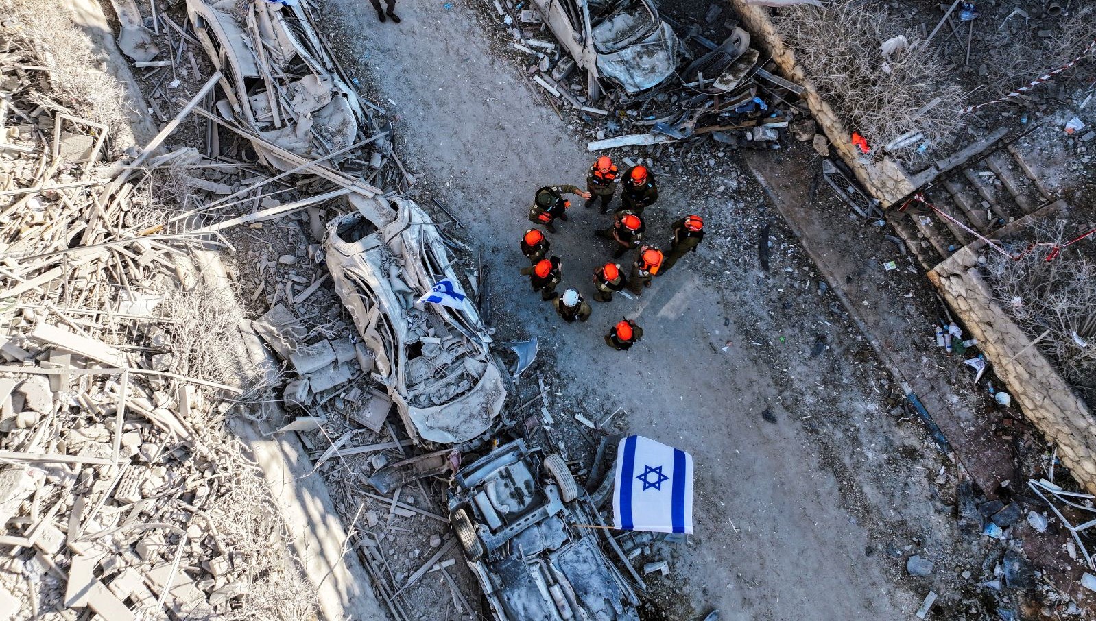 İran'dan atılan füzelerin, Tel Aviv'in doğusundaki Ramat Gan kentinde "akıl