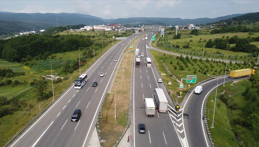 Anadolu Otoyolu Bolu kesiti İstanbul istikametinde üstyapı tamir çalışması başladı.