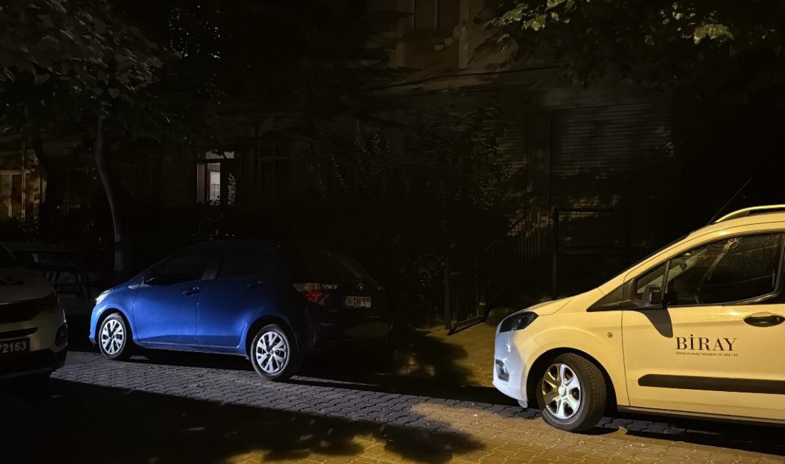 Avcılar ilçesinde E.G. isimli kuşkulu apartman önünde alkol içen iki