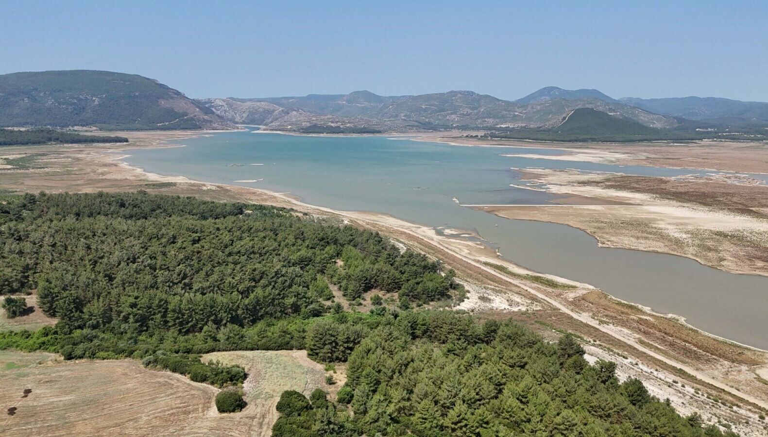 İzmir'in içme suyu gereksinimini karşılayan Tahtalı Barajı'nda su düzeyi yüzde