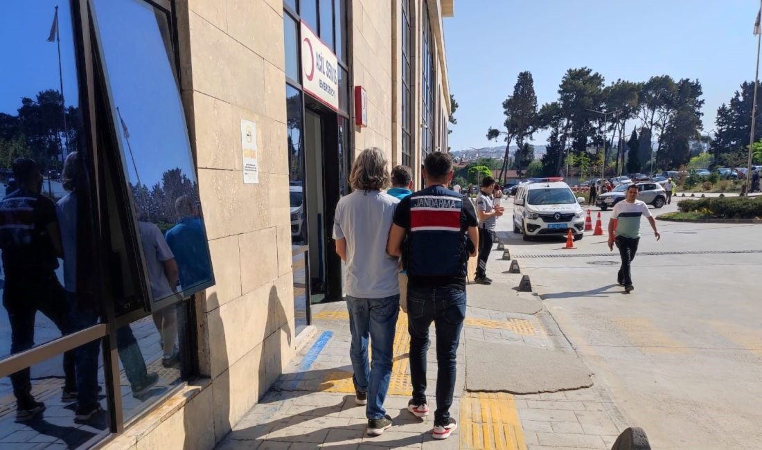 İzmir'de terör örgütlerinin toplumsal medya üzerinden propagandasını yaptığı belirlenen şüphelilere