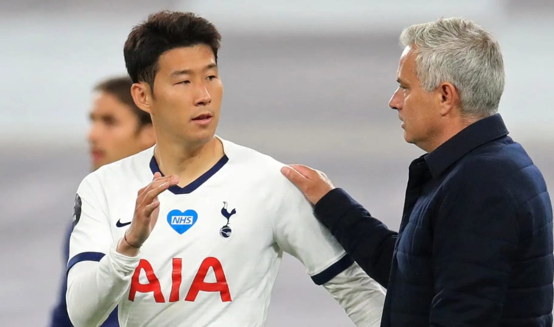 Fenerbahçe Teknik Yöneticisi Jose Mourinho, sarı-lacivertlilere gelmesi için Tottenham'dan eski