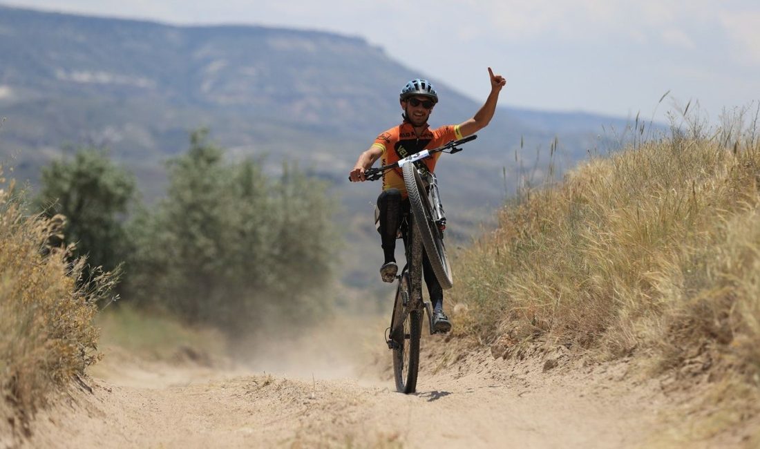 Kapadokya Bisiklet Şenliği'nde farklı ülkelerden 131 sportmen pedal çevirdi.