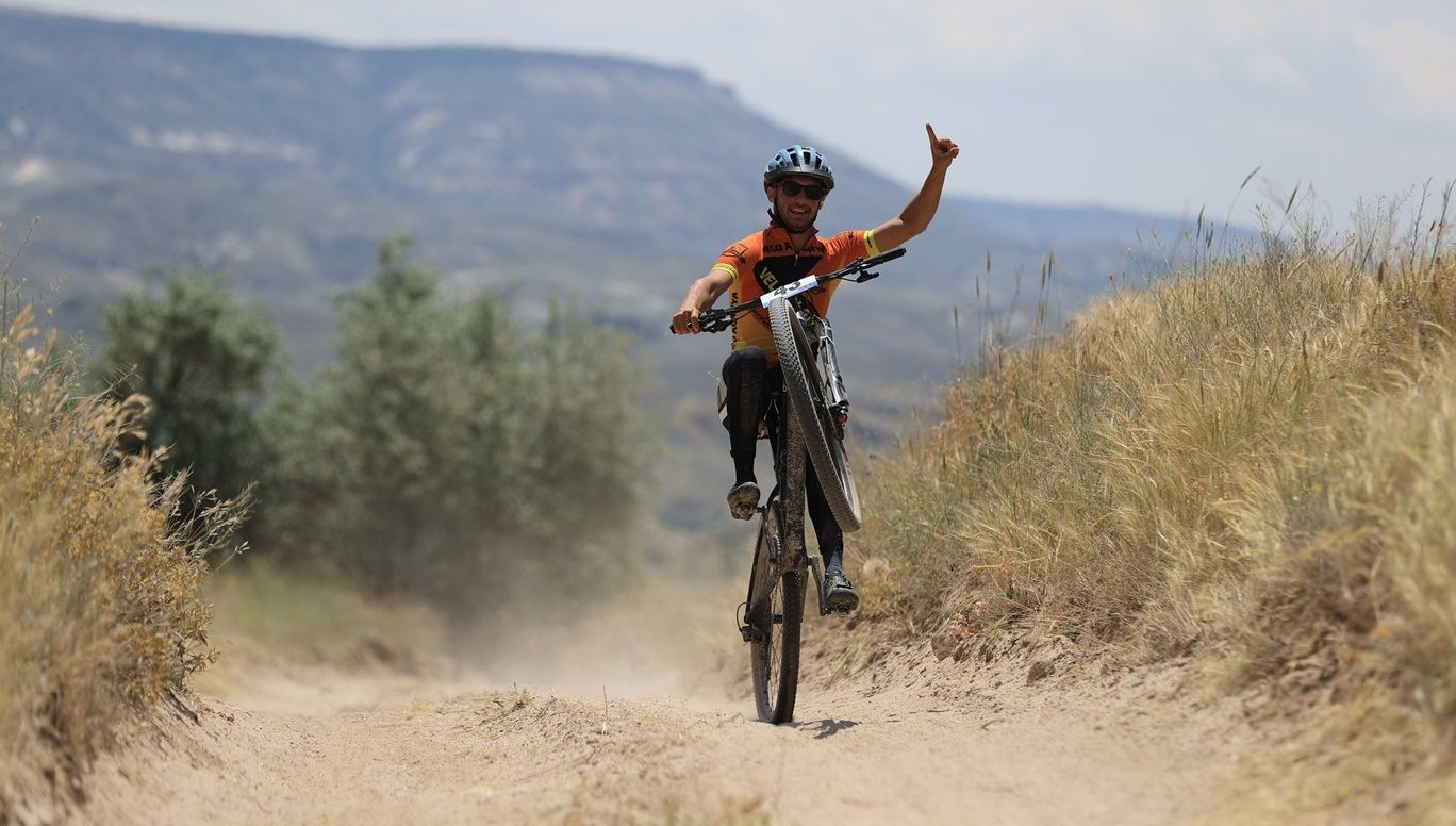 Kapadokya Bisiklet Şenliği'nde farklı ülkelerden 131 sportmen pedal çevirdi.
