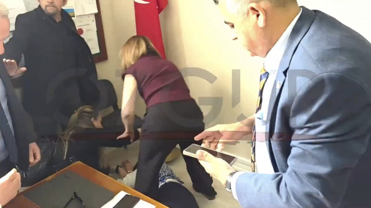 Geçtiğimiz aylarda KKTC'de başşehri Lefkoşa'da başörtülü öğrencinin tüm baskılara karşın