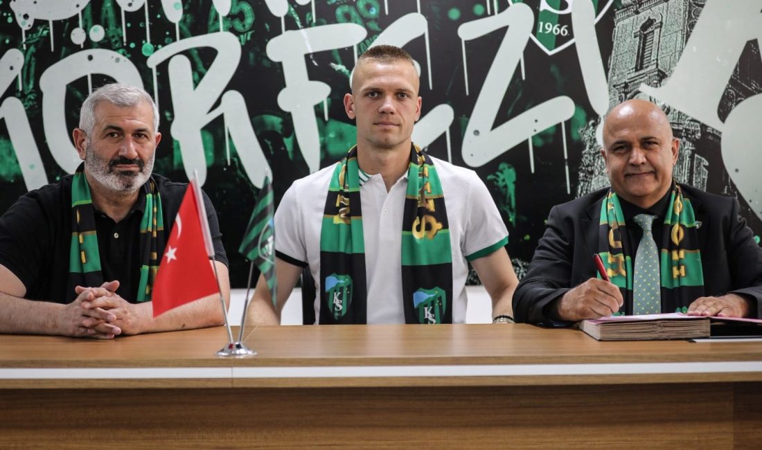 Kocaelispor, kaleci Aleksandar Jovanovic ile 2 yıllık kontrat imzaladı.