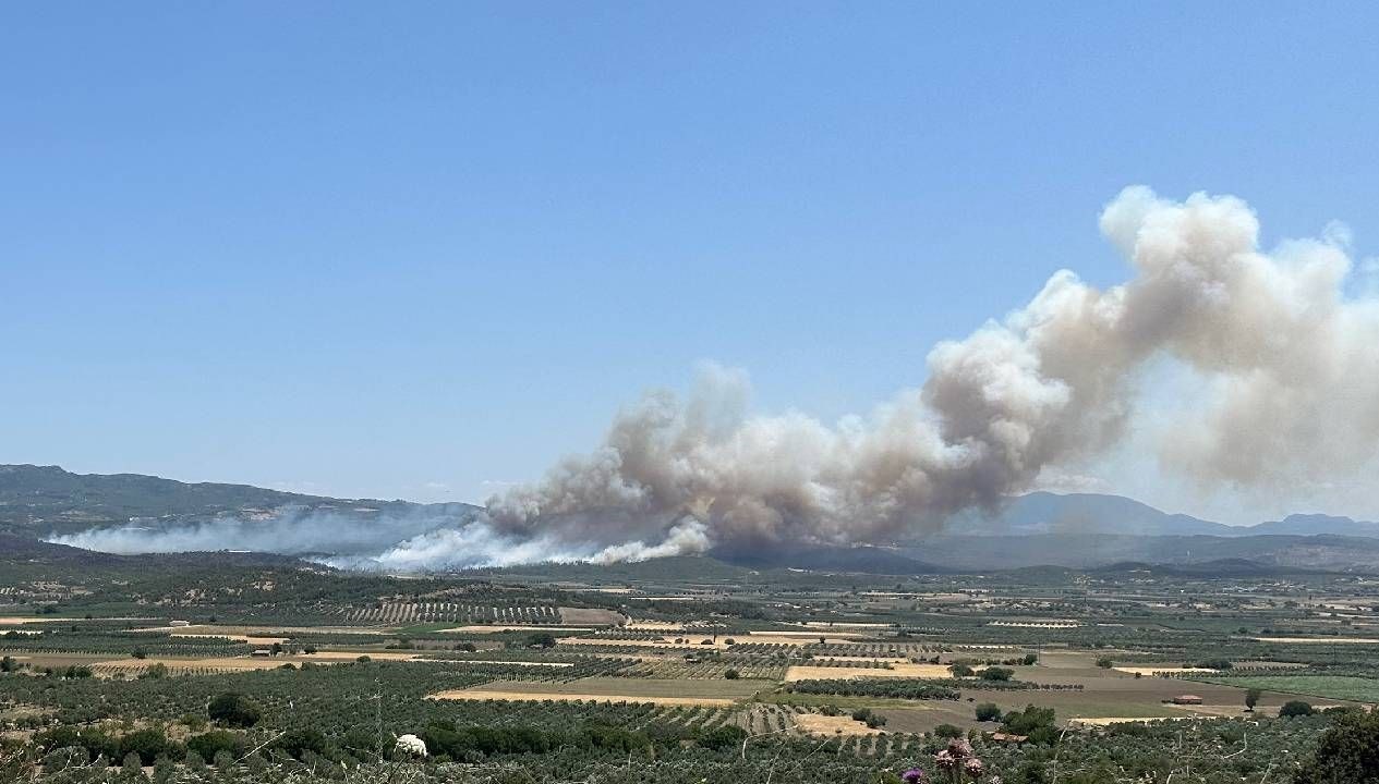 Kırkağaç'ta evvelki akşam başlayan ve denetim altına alına alınan orman
