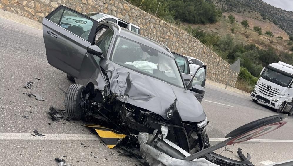 Tokat'ta meydana gelen kazada üçü çocuk toplam sekiz kişi yaralandı.
