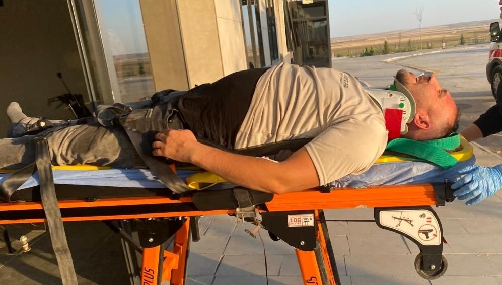 Konya'da koyun şoförüne çarpan araba takla attı. Kazada şoför yaralandı.