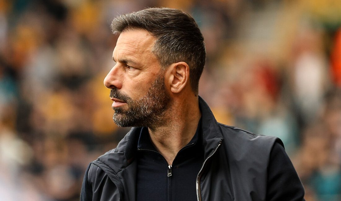 Leicester City, 48 yaşındaki Hollandalı teknik adam Ruud van Nistelrooy