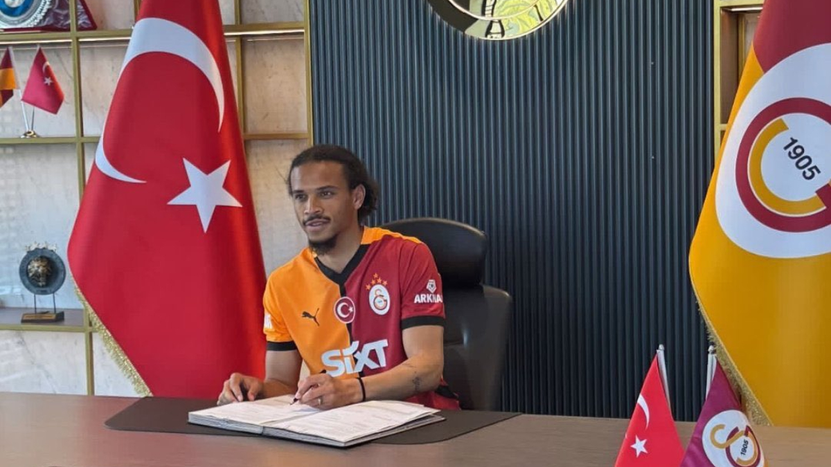 Galatasaray'ın yeni transferi Leroy Sane, kendisini 3 yıllığına sarı-kırmızılı yapan