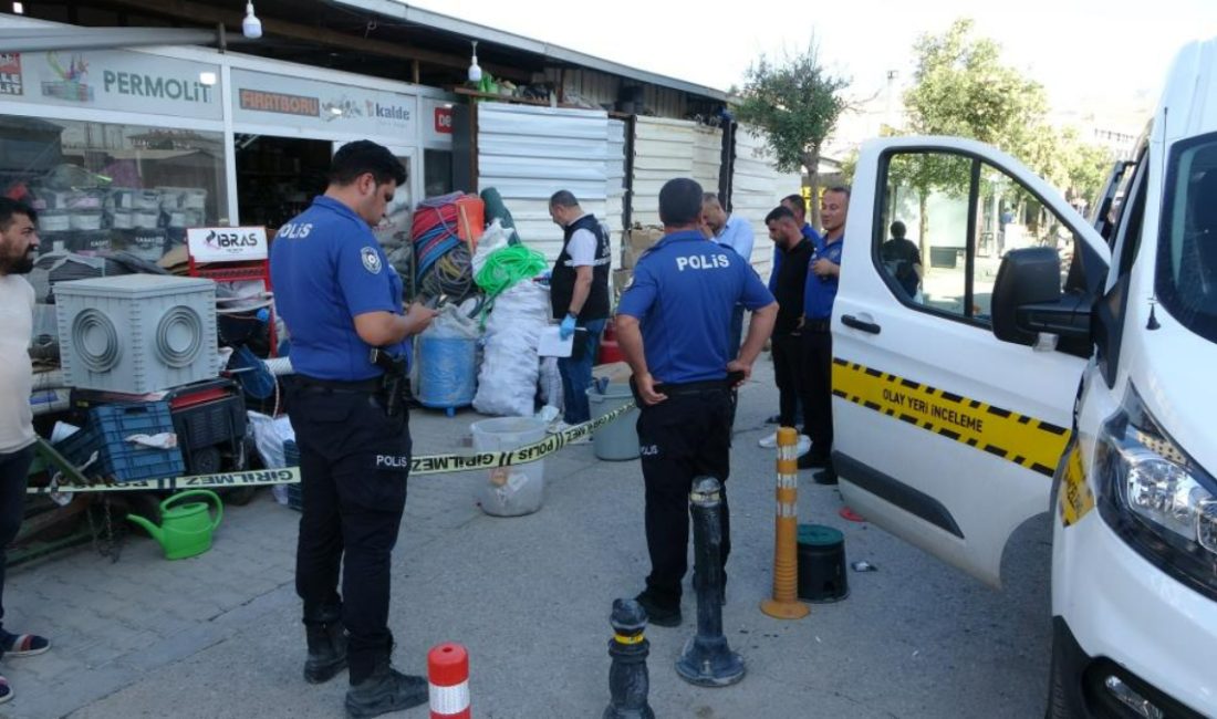 Malatya'da iş yerinde kardeşlerin silahlı saldırısına uğrayan esnaf, hastaneye kaldırılarak