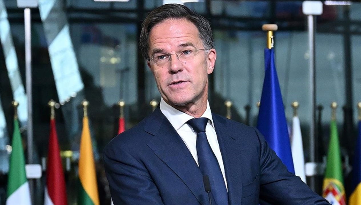 Mark Rutte, dünya gündemini yakından takip toplumsal medya kullanıcıları tarafından