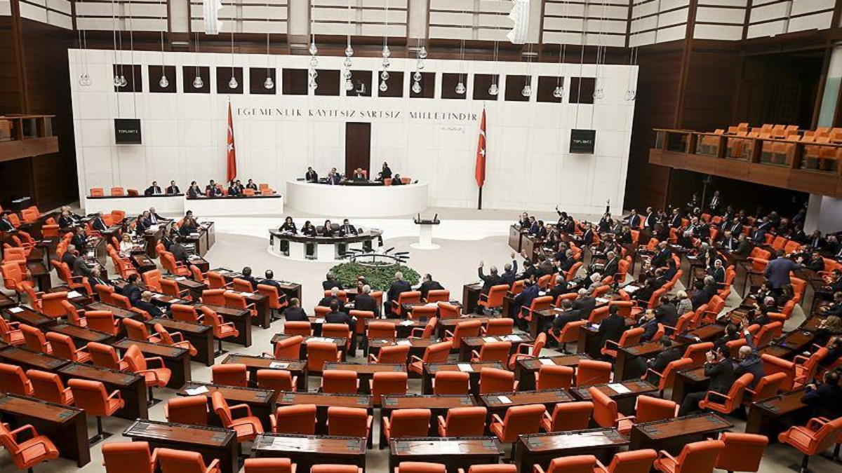Türkiye Büyük Millet Meclisinin (TBMM) çalışma müddetinin 31 Temmuz'a uzatılmasına