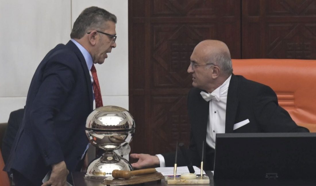 Meclis Genel Konseyi'nde Meclis Başkanvekili Tekin Bingöl ile YETERLİ Partili