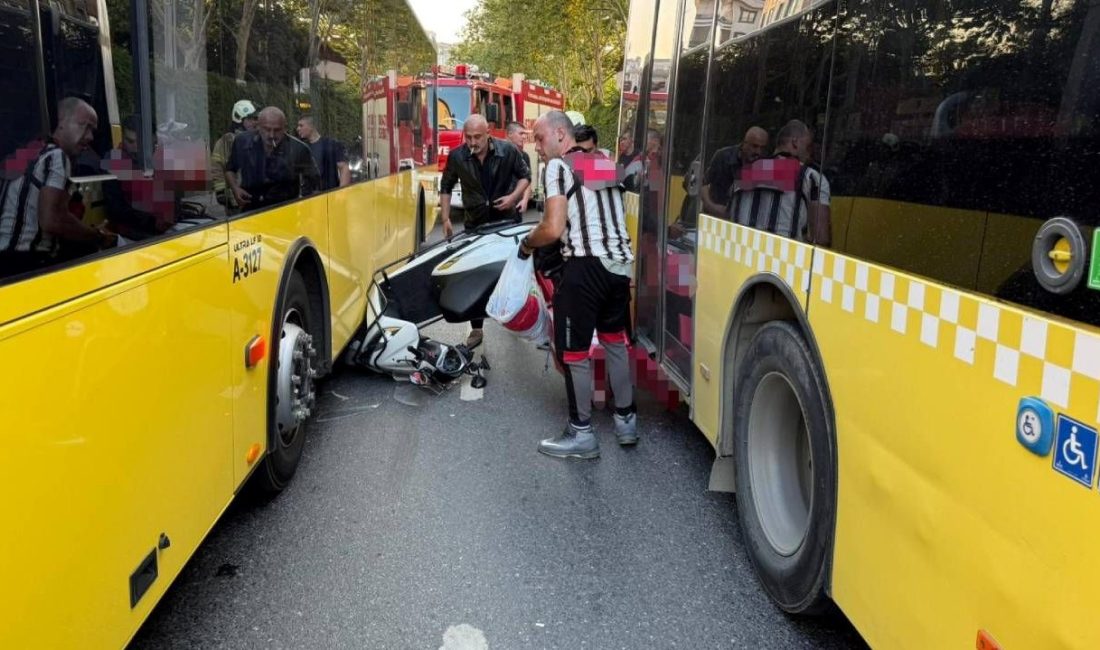 Eyüpsultan’da iki İETT otobüsünün sıkıştırdığı motosiklet şoförü yaralanırken, motosiklet ise