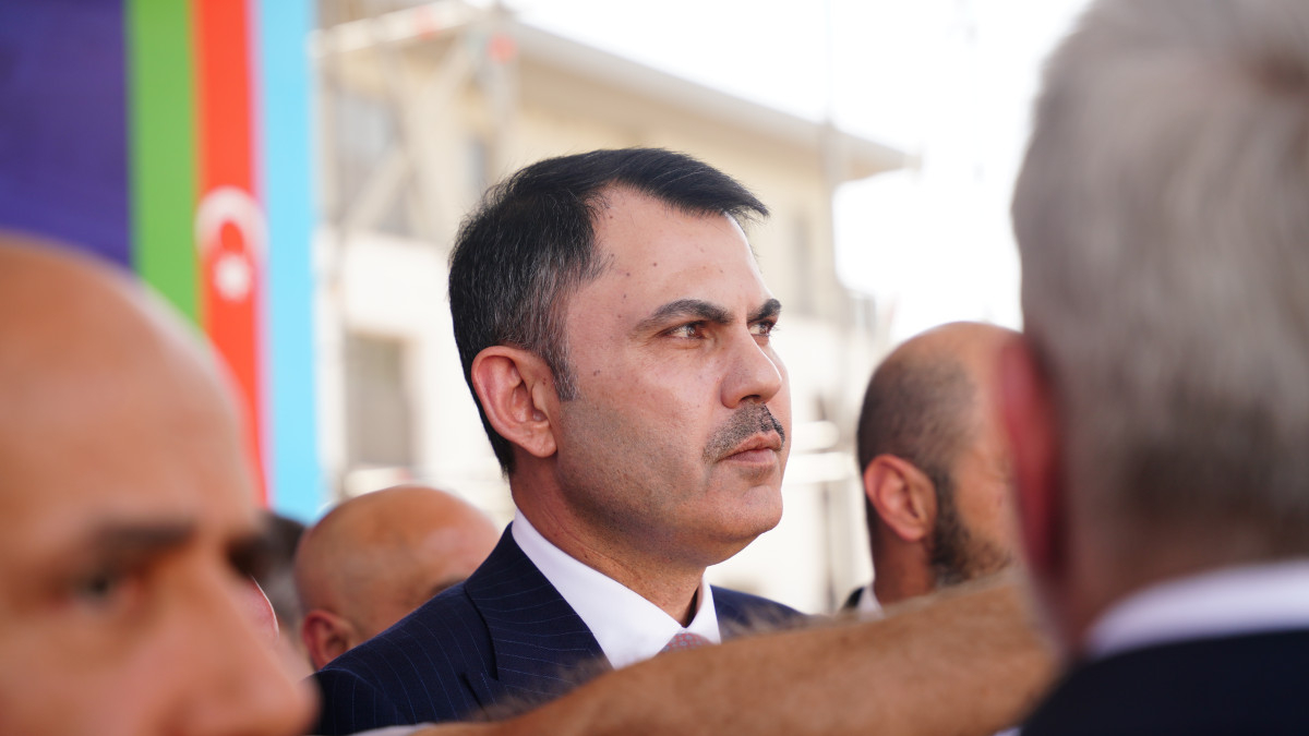 Sarsıntı bölgesindeki konut çalışmalarıyla ilgili açıklamalarda bulunan Bakan Murat Kurum,