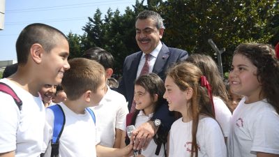 Okullarda hür kıyafet uygulaması yeni eğitim-öğretim devrinde sona erecek. 2025-2026
