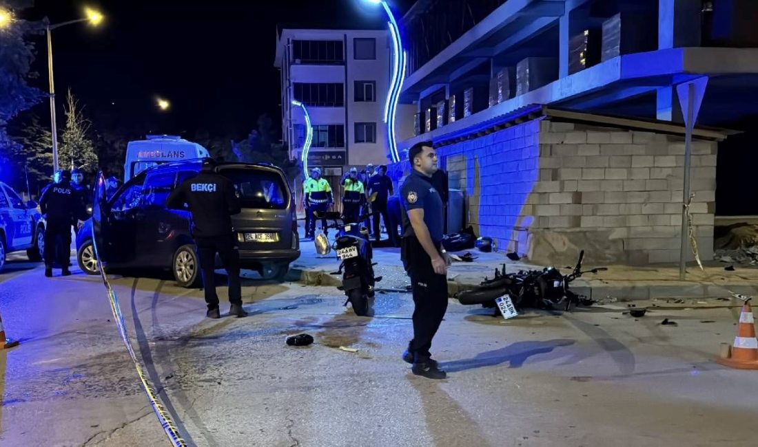 Erzincan’da hafif ticari araç ile motosiklet çarpıştı. Kazada 2 kişi