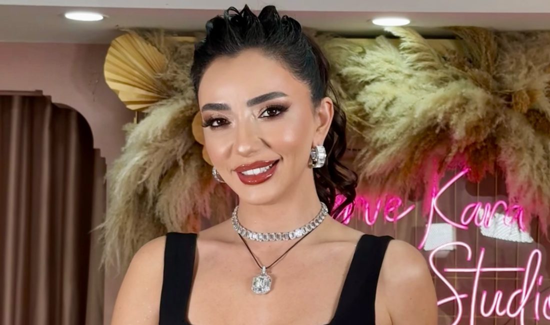Hem şarkıcılıkta hem de oyunculukta meslek yoluna devam eden Hikaye