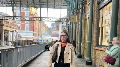 Ailesiyle sık sık tatile çıkan Fahriye Evcen bu sefer Londra'ya