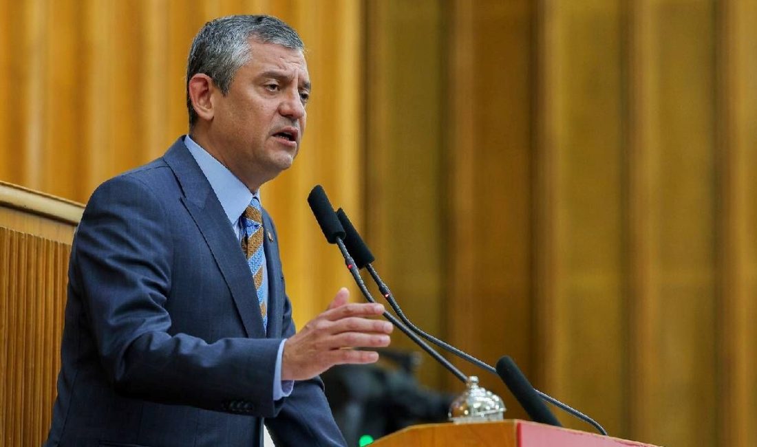 CHP Genel Başkanı Özgür Özel, İsrail-İran savaşına ait "İran'a demokrasi