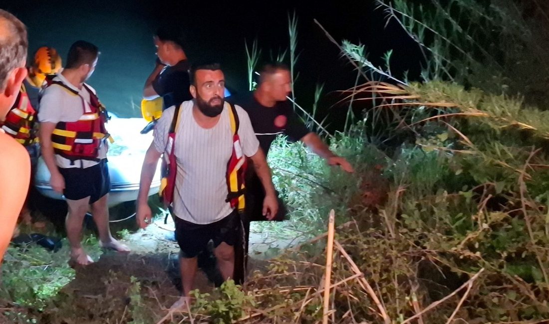 Antalya'da ırmak etrafında piknik yapan üç kişi, akşam saatlerinde baraj