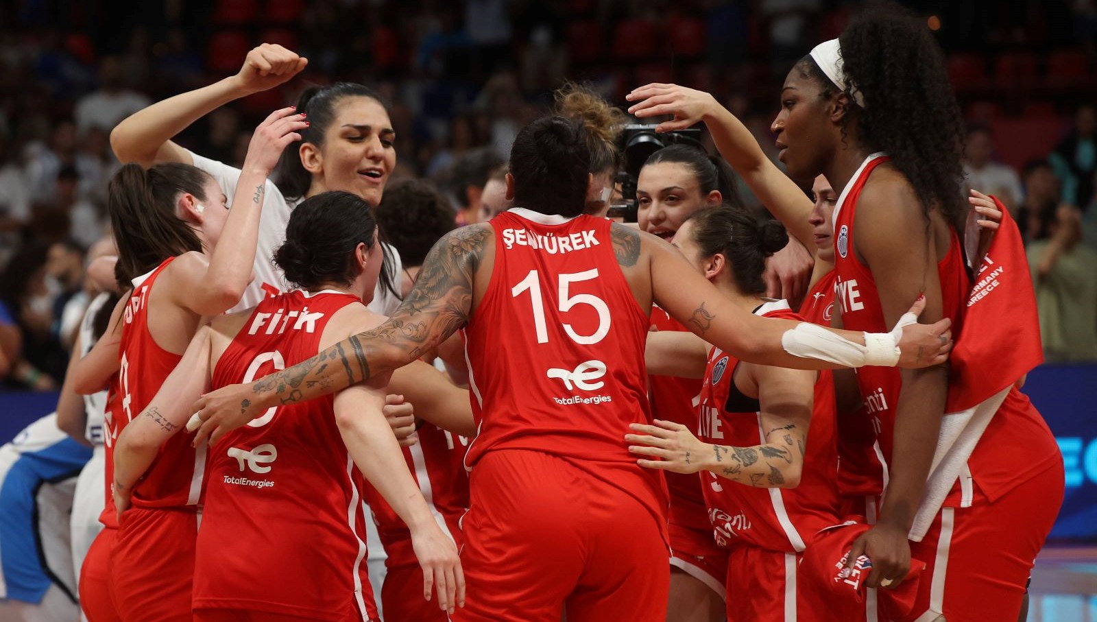 Potanın Perileri, EuroBasket'te yarı finale yükselmek için İtalya ile kozlarını