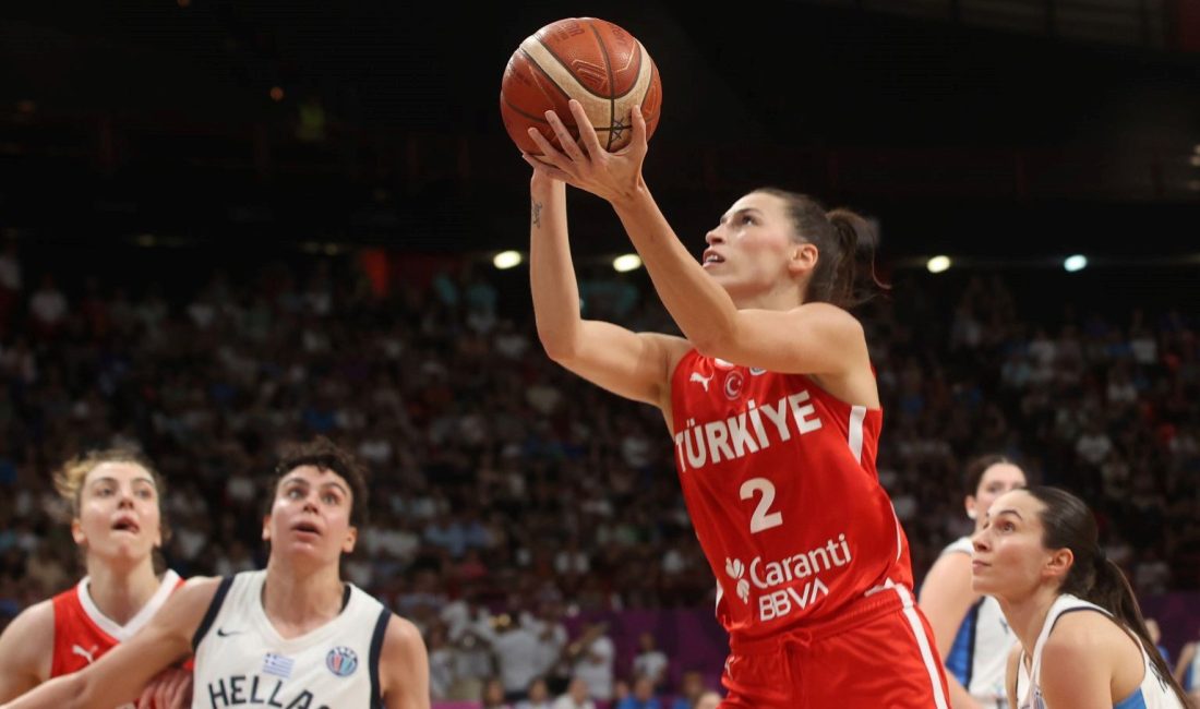 A Ulusal Kadın Basketbol Takımı, 2025 FIBA Avrupa Şampiyonası'nda Yunanistan'ı 83-72 yenerek çeyrek