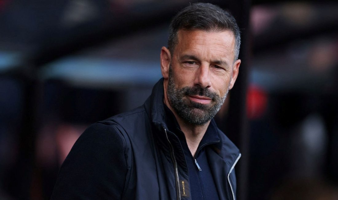 Leicester City'de teknik yönetici Ruud van Nistelrooy ile yollar ayrıldı.