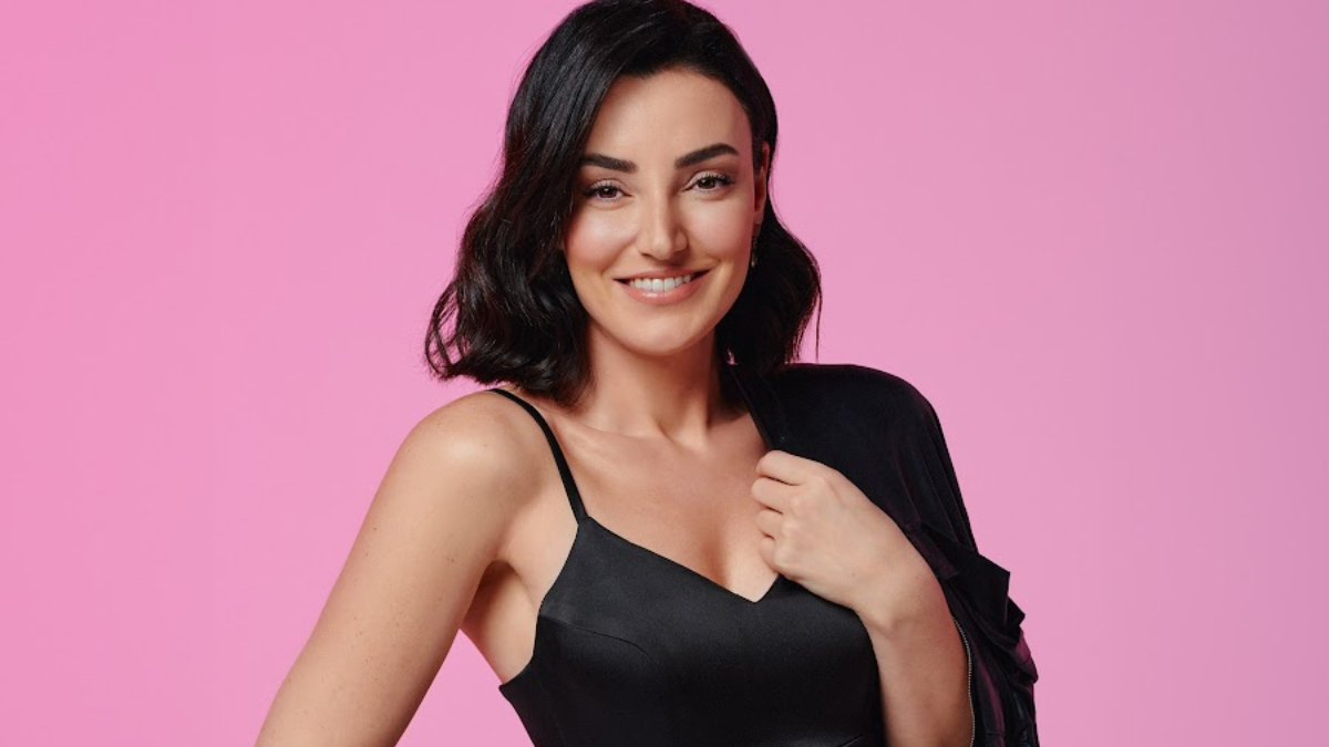 Kıbrıs'ta sahneye çıkan Sevcan Orhan, konser sırasında birdenbire kötüleşti. Orkestra