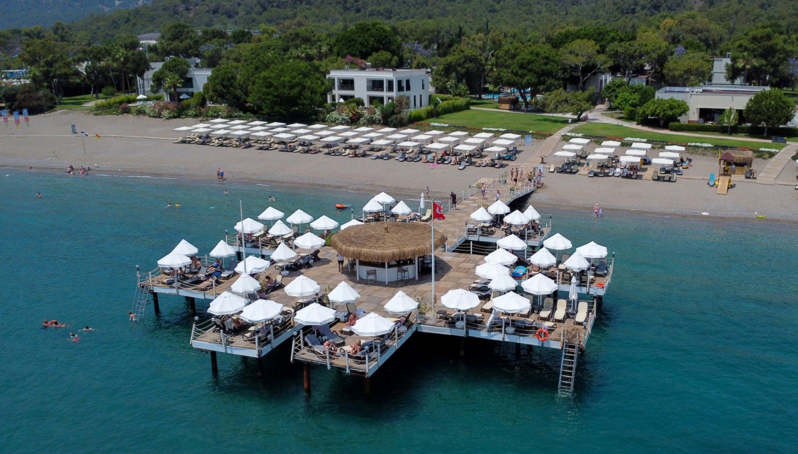 Hava sıcaklığının 31, deniz suyu sıcaklığının 23 derece ölçüldüğü Muğla'nın