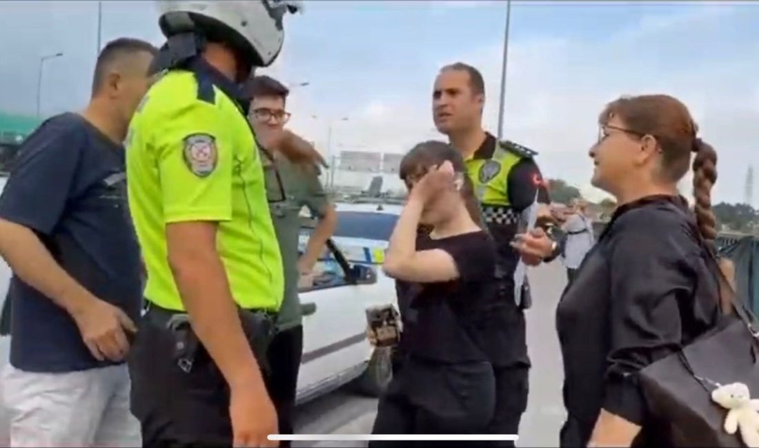 Bursa'da üniversite imtihanına giderken araçları arızalan genç kız göz gözyaşlarına