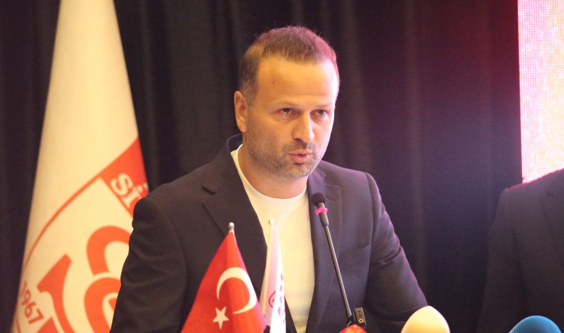 1. Lig takımlarından Sivasspor, teknik yöneticilik vazifesine Osman Zeki Korkmaz'ın