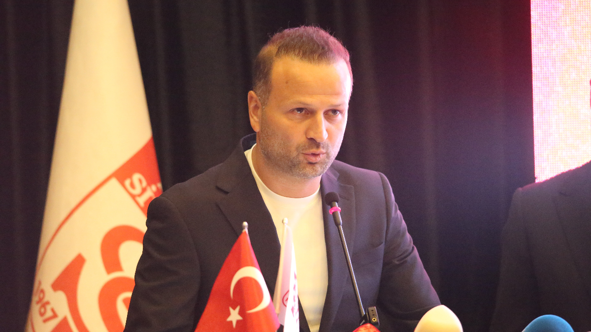1. Lig takımlarından Sivasspor, teknik yöneticilik vazifesine Osman Zeki Korkmaz'ın