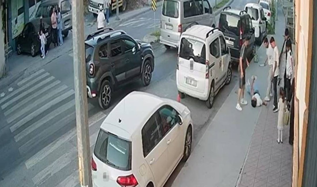 İstanbul'da bir küme genç, bir kişiyi sokak ortasında sopayla öldüresiye