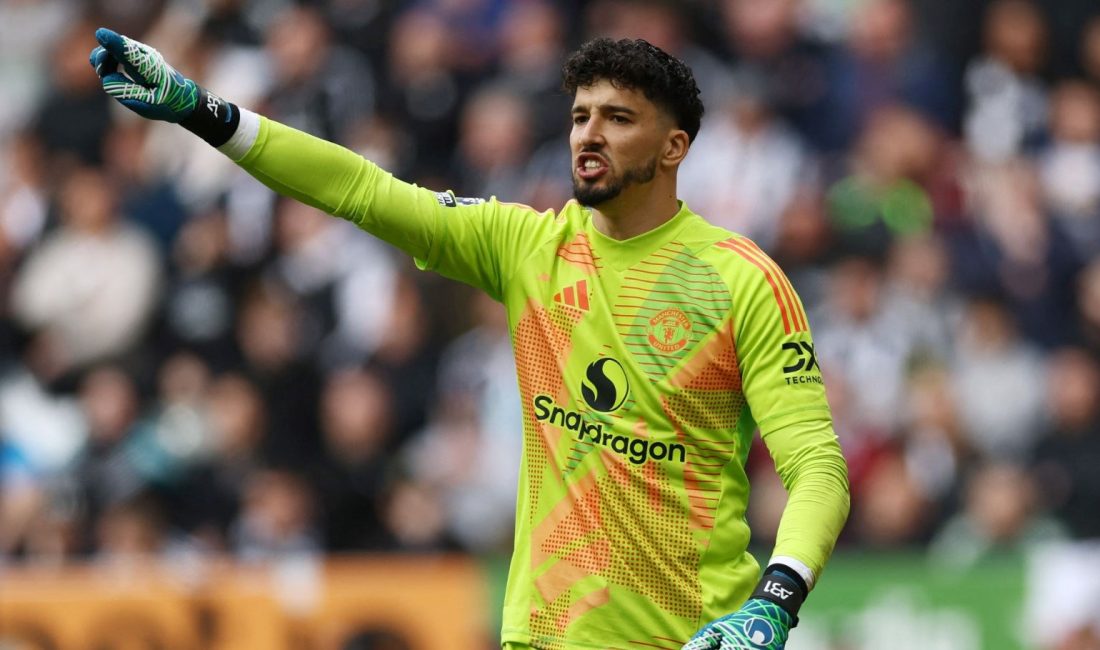 Manchester United'da forma giyen ulusal kaleci Altay Bayındır için dikkat