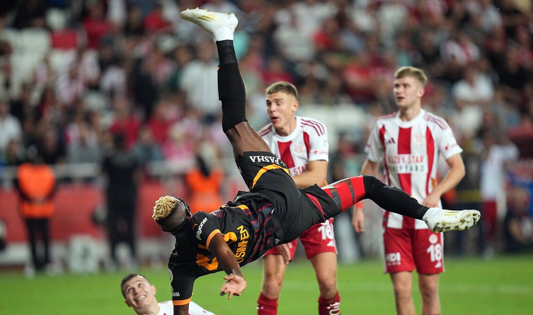 Süper Lig'de yılın golü Galatasaray'ın yıldız ismi Victor Osimhen'in Antalyaspor'a