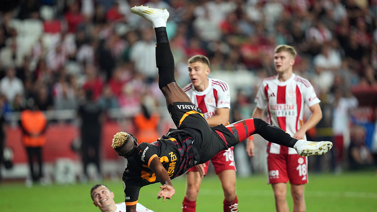 Süper Lig'de yılın golü Galatasaray'ın yıldız ismi Victor Osimhen'in Antalyaspor'a