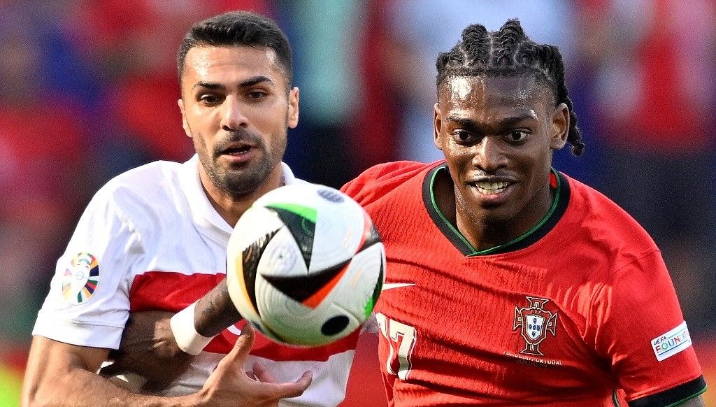Ulusal futbolcu Zeki Çelik, "Süper Lig'den teklif geldi mi?" sorusunu