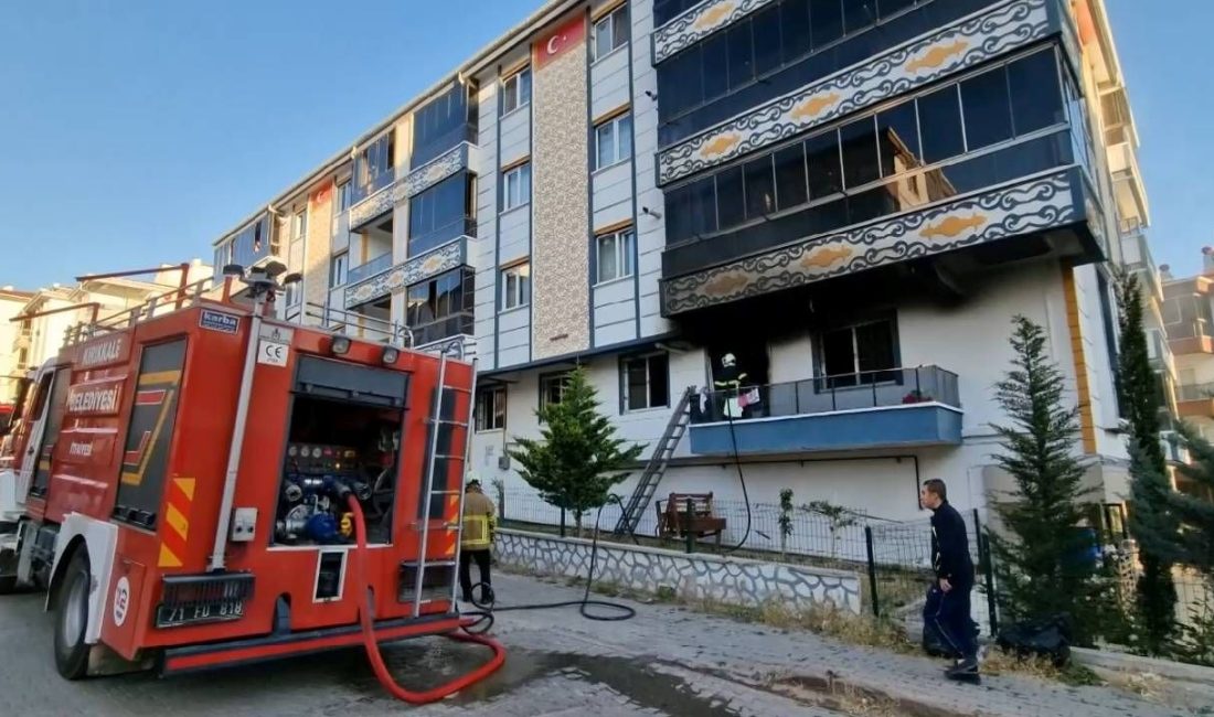 Kırıkkale'de şarjda bırakılan telefonun bataryası patladı. Yangın çıkan mesken kullanılmaz