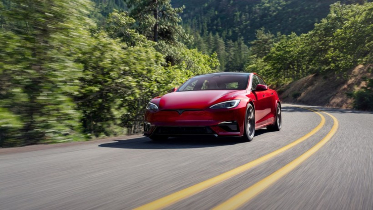 Tesla, amiral gemisi modelleri Model S ve Model X'in menzil