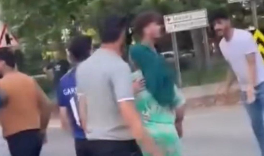Bursa'da F.A. (32), trafik kazasının akabinde tartıştığı 1'i bayan 5