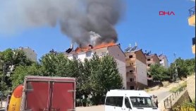 Tunceli'de 5 katlı binanın çatısında yangın çıktı.