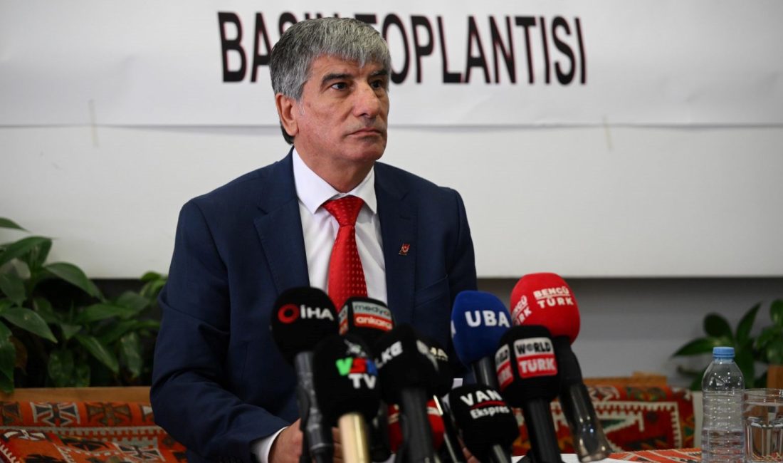 Vanspor FK Lider Adayı Turgut Lenk, Ankara’da düzenlediği sabah kahvaltısında